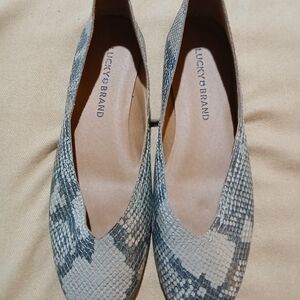 Lucky Brand Alba Women's Snakeskin Flats EUC Gray